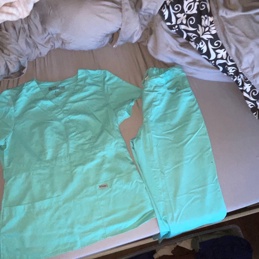 Greys Anatomy Mint Scrub Set